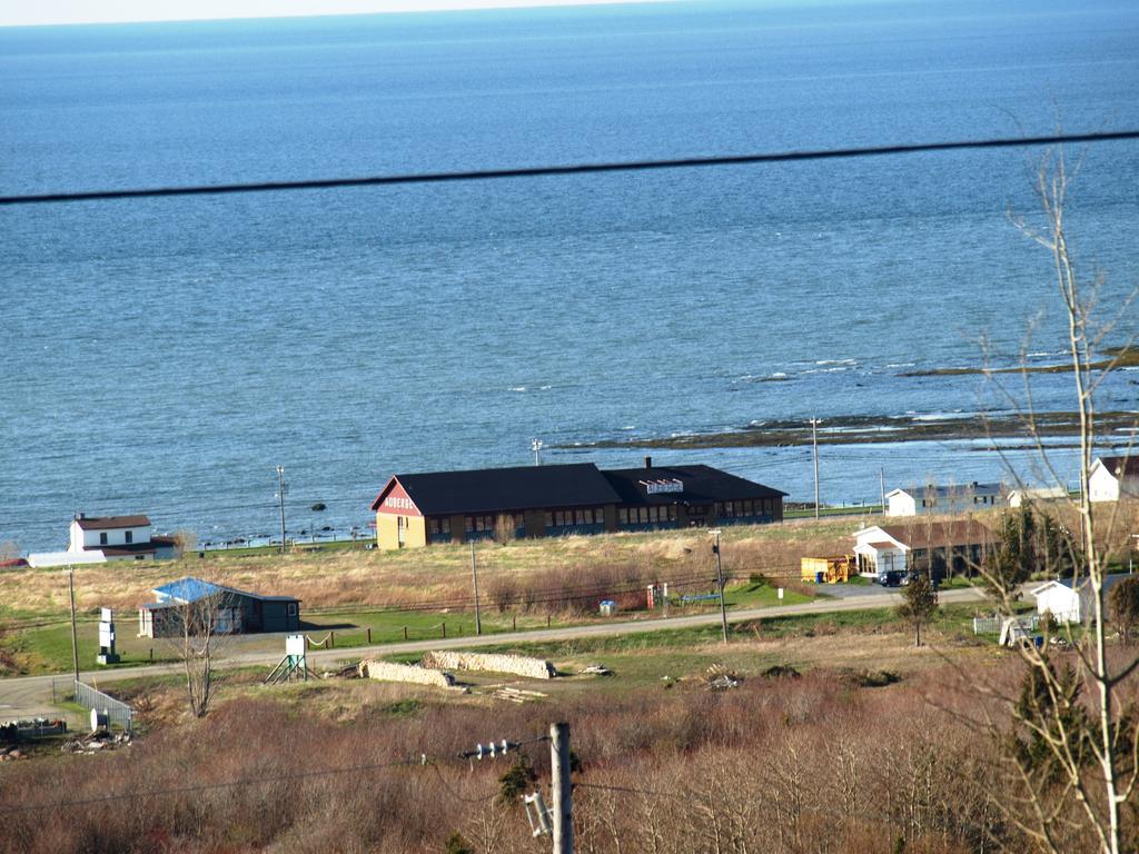 Auberge Internationale La Vieille Ecole Sainte Anne-des-Chênes Exteriér fotografie